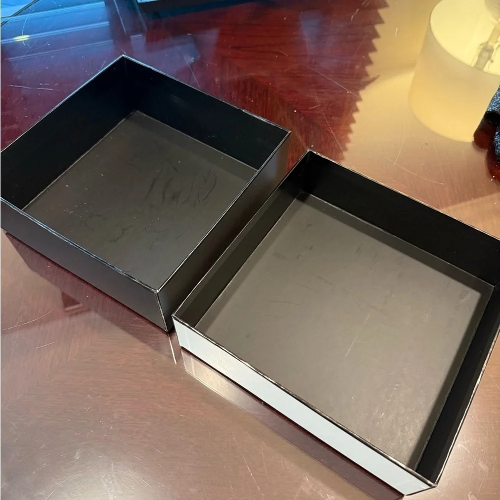 CHANEL Classic White Gift Box - Picture 2 of 7